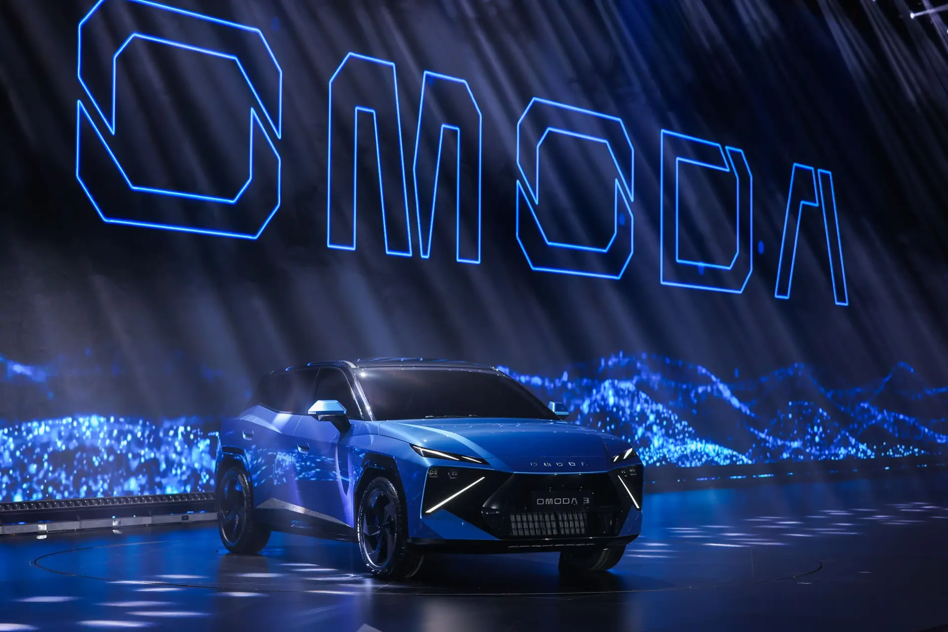 The future has arrived: Upcoming OMODA C3 redefines the crossover with cyber-mecha aesthetics