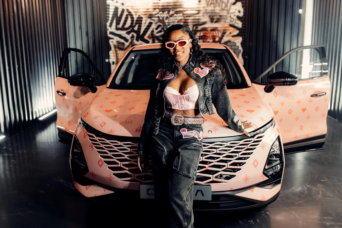Khosi Nkosi partners with OMODA to create stunning car-wrap designs